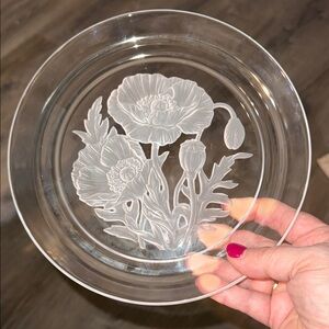 Hoya Crystal Poppies Floral Etched Crystal  Plate Signed  circa 1980’s Vintage